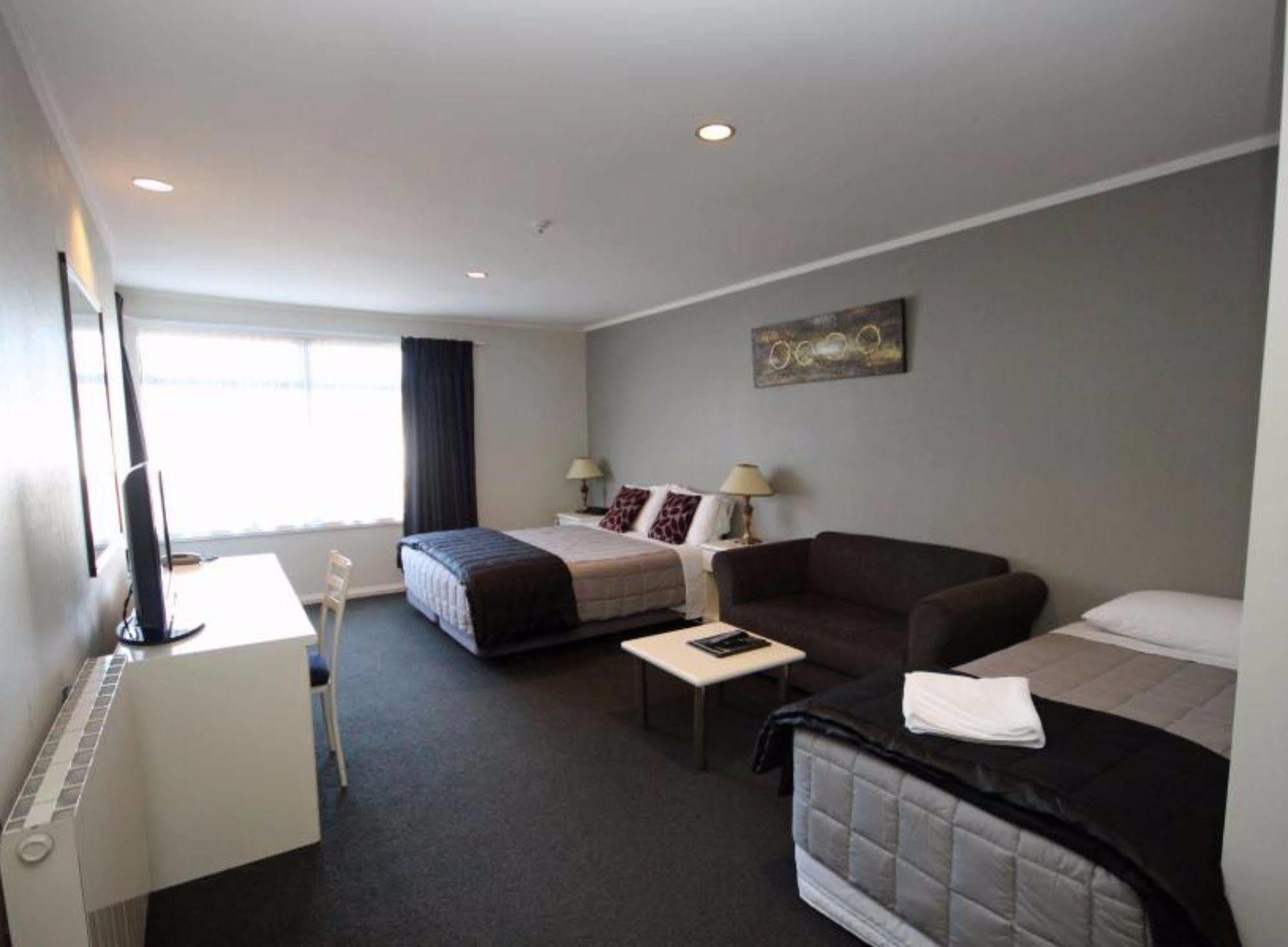 Champers Motor Inn Lower Hutt Exterior foto